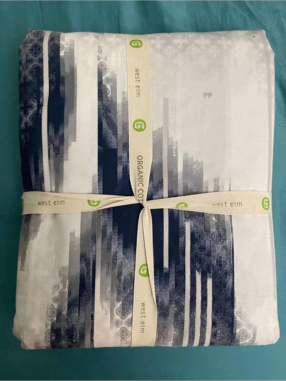 NEW West Elm Organic Cotton Fading IKAT Tile Queen Duvet Cover 2 STD Sham Set